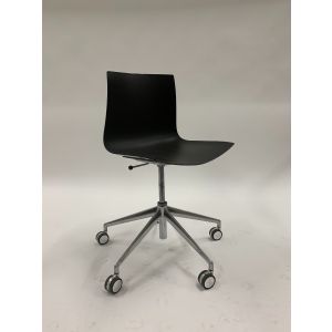 Arper Catifa 46 Armless Conference Chair (Black)