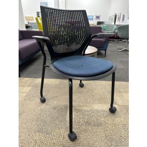 Knoll MultiGeneration Stack Chair (Black/Blue)