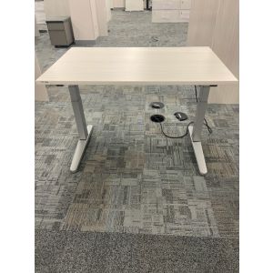 Steelcase Ology Sit to Stand Desk - 46" W x 29" D