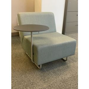 Pre-Owned Steelcase Bix Sled Base Lounge Chair w/ Tablet Arm (Right Side)